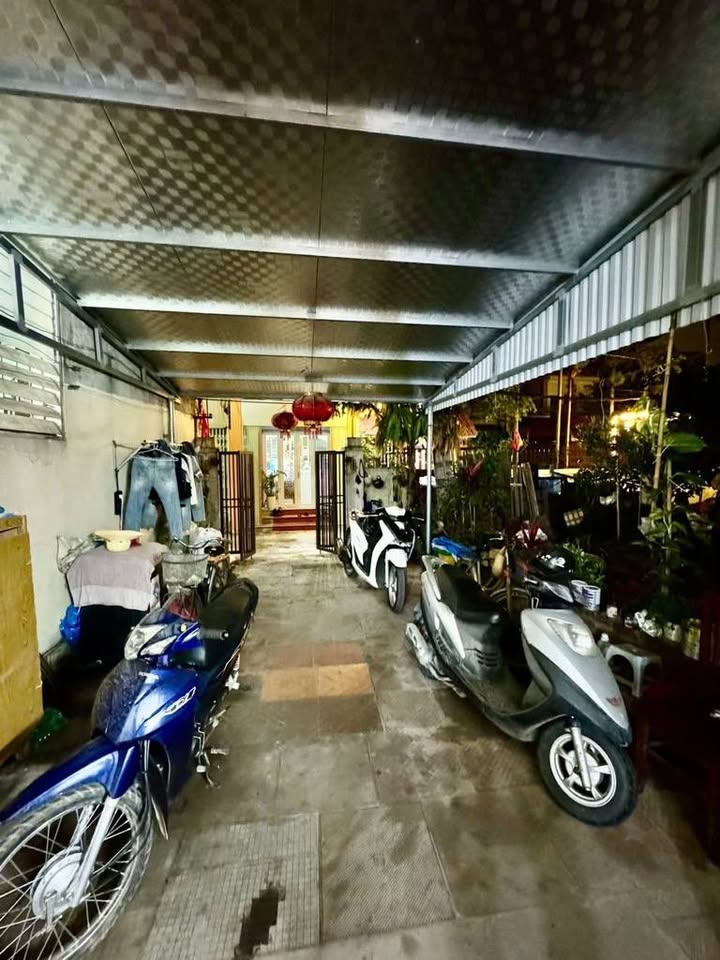 Nhà 4 tầng Duyên Hà 157m² giá 13.5 tỷ - Ô tô vào tận nhà, khu VIP!