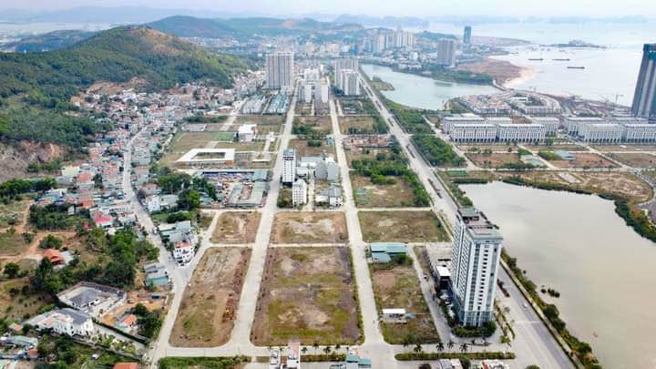 Bán gấp nhà phố Hùng Thắng, Hạ Long 98m² - Sổ đỏ chính chủ, giá chỉ 7.25 tỷ!