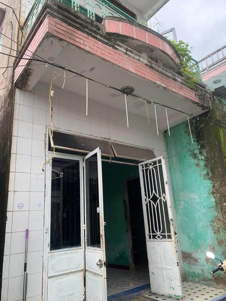 Nhà 2 tầng chính chủ bán tại kiệt 949 Nguyễn Lương Bằng, Đà Nẵng - Giá chỉ 2.3 tỷ!