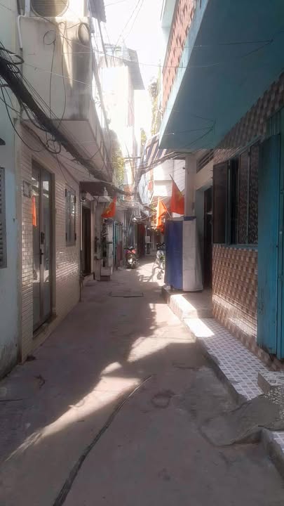 Nhà 2 Tầng Đường Dương Bá Trạc Quận 8, 22m² Giá 3 Tỷ - Sẵn Sàng Vào Ở Ngay!