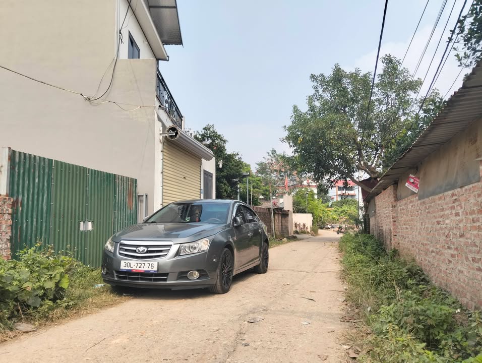 Đất thổ cư xã Nội Bài 69m² giá chỉ 2 tỷ - Sổ đỏ chính chủ, vị trí thuận lợi!