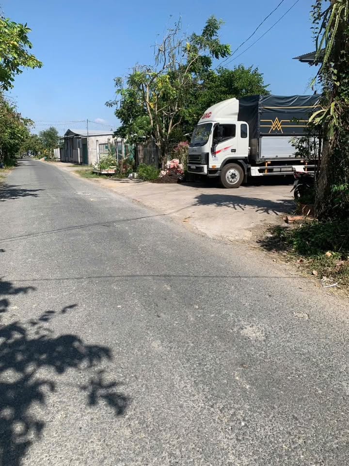 Bán đất + Nhà xưởng Hữu Định Bến Tre 655m² giá 3.5 tỷ - Đường xe tải thuận lợi!