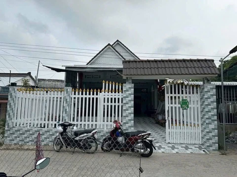 Nhà Mái Thái Tân An Thạnh, Bình Tân, Vĩnh Long 273m² giá 2.7 tỷ - Cơ hội sở hữu không thể bỏ lỡ!