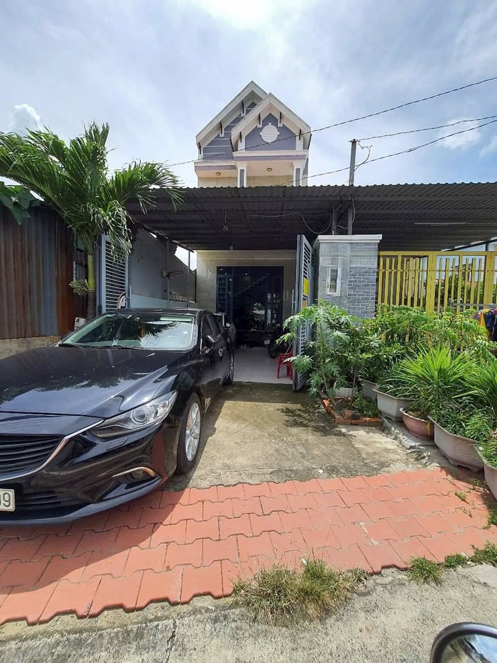 Nhà mặt tiền kinh doanh Dương Đình Cúc, Bình Chánh 200m² giá 10.5 tỷ - Đầu tư sinh lời ngay!