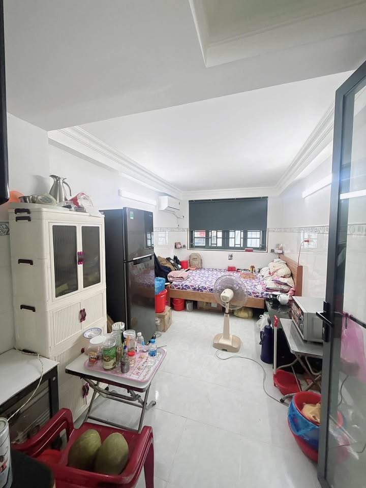 Nhà Phú Nhuận 31m² giá 6.85 tỷ - Cách mặt tiền chỉ 30m!