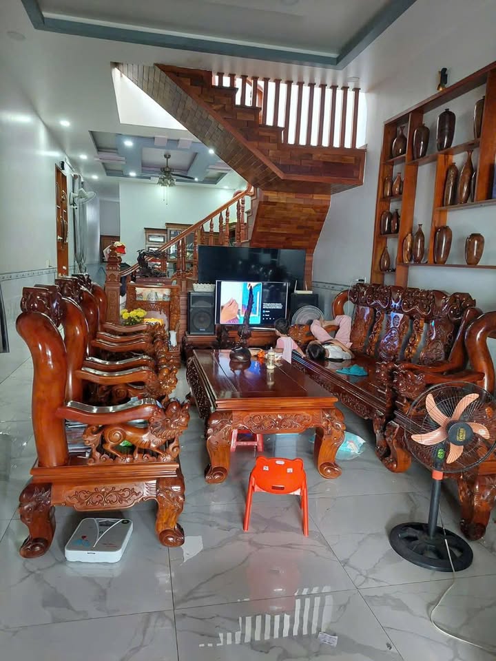 Nhà mái thái 1 trệt 1 lầu tại Nhơn Trạch, Đồng Nai - Diện tích 261m², giá 4 tỷ cực hấp dẫn!