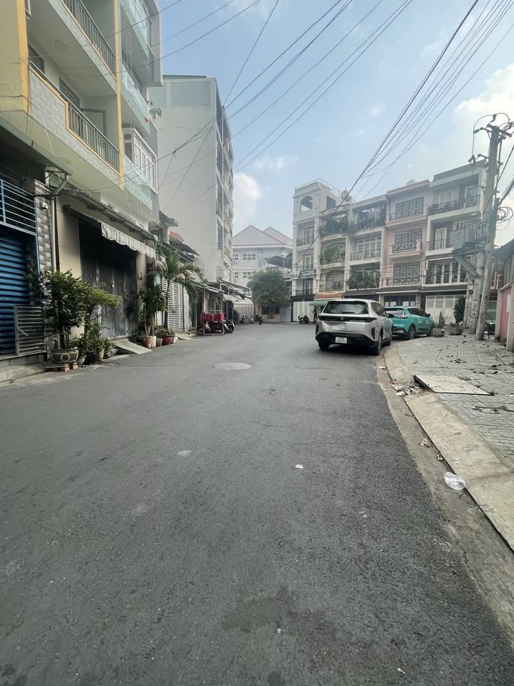 Mặt tiền kinh doanh Phú Nhuận 43m² giá 9.9 tỷ - Thiết kế hiện đại, sẵn sàng vào ở!