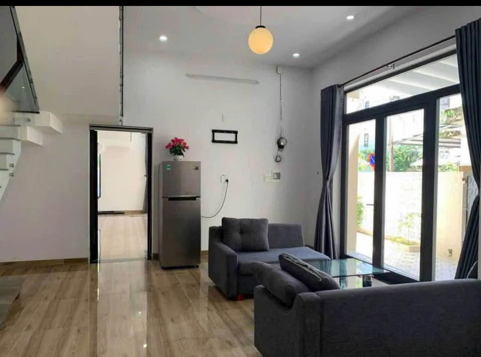 Nhà cho thuê đường Hồ Xuân Hương, Đà Nẵng - 3 tầng, 15 triệu/tháng - Gần bãi biển Mỹ Khê!