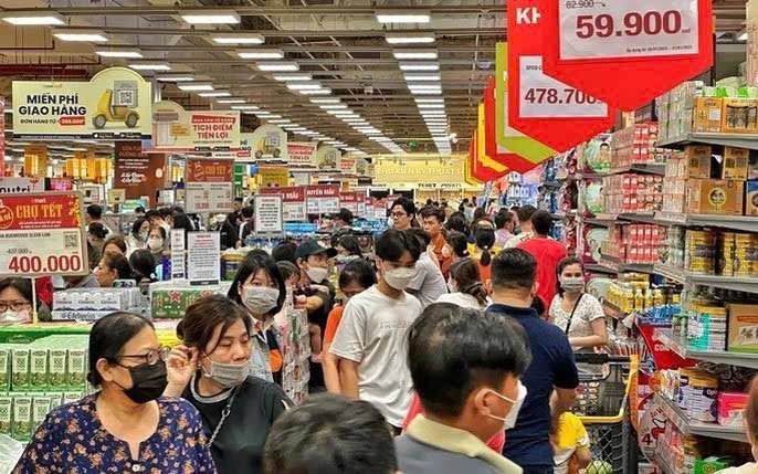 Cho thuê mặt tiền Nguyễn Tri Phương Đà Nẵng 370m² - Mặt bằng trống suốt, thích hợp kinh doanh!