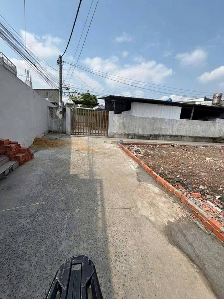 Đất thổ cư Hóc Môn 50m² giá 2.7 tỷ - Cơ hội đầu tư tuyệt vời!