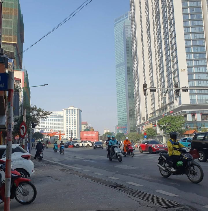 Nhà cấp 4 mặt ngõ ô tô Ngọc Khánh 103m² giá 14 tỷ - Đầu tư giữ tiền lý tưởng!