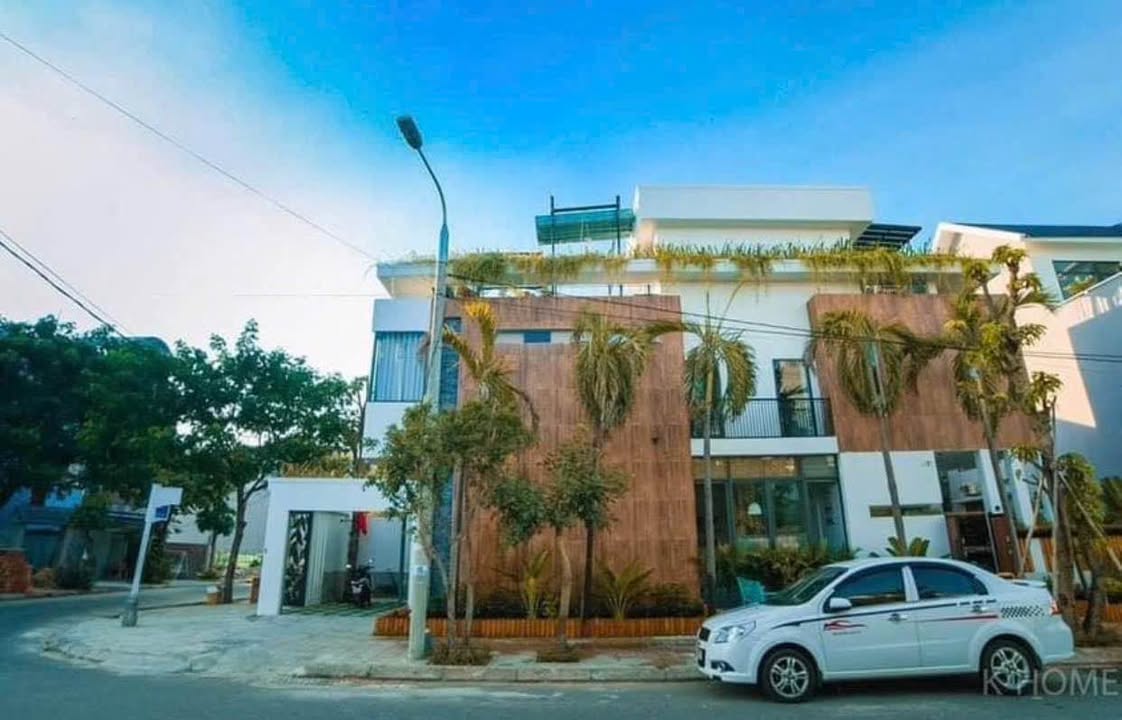 Cho thuê villa mini đường Nguyễn Phước Lan, Hòa Xuân - Hồ bơi, sân ô tô, giá 40 triệu