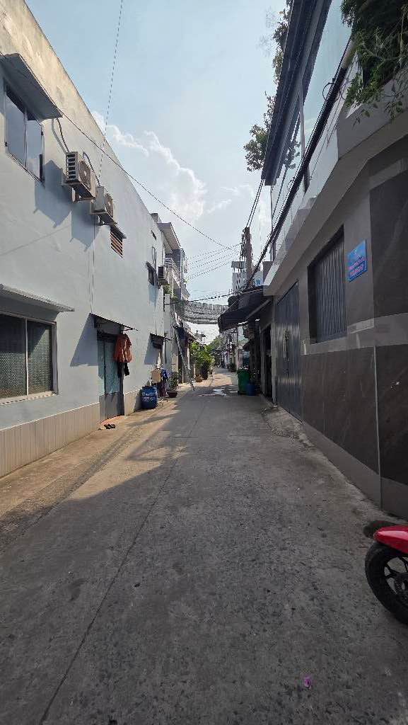 Nhà Hẻm Xe Hơi Đường Đông Bắc, Quận 12, Diện Tích 63m² - Giá 5.75 Tỷ Đáng Mua!