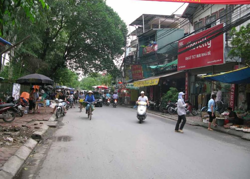 Đất Trần Cung 45m² chỉ 5 tỷ - Sổ đỏ chính chủ, mặt ngõ thông, ô tô vào tận nơi!