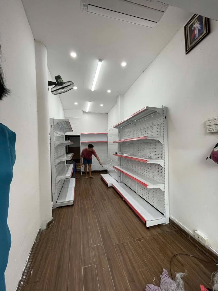 Cho thuê mặt bằng kinh doanh tại Đê La Thành, Đống Đa - Giá 7 triệu/tháng, vị trí đẹp!