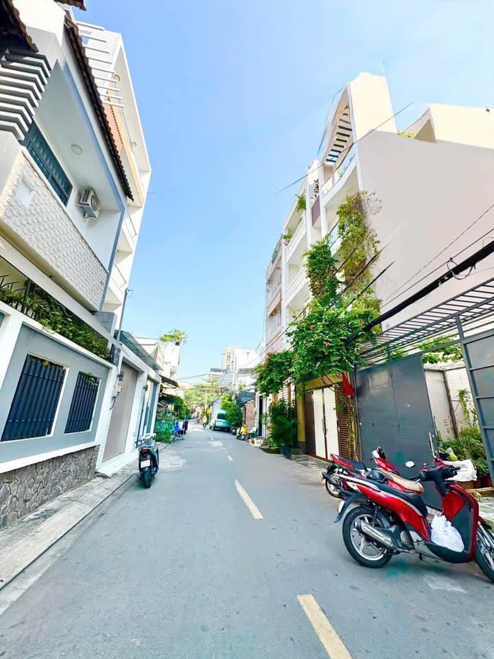 Nhà 4 tầng mặt tiền khu Tên Lửa, quận Bình Tân 92m² giá 9.5 tỷ - Sổ hồng chính chủ!