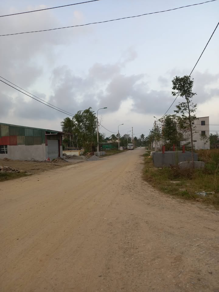 Đất nền Quảng Tâm, Quảng Phú 90m² - Sổ đỏ chính chủ, giá thỏa thuận!