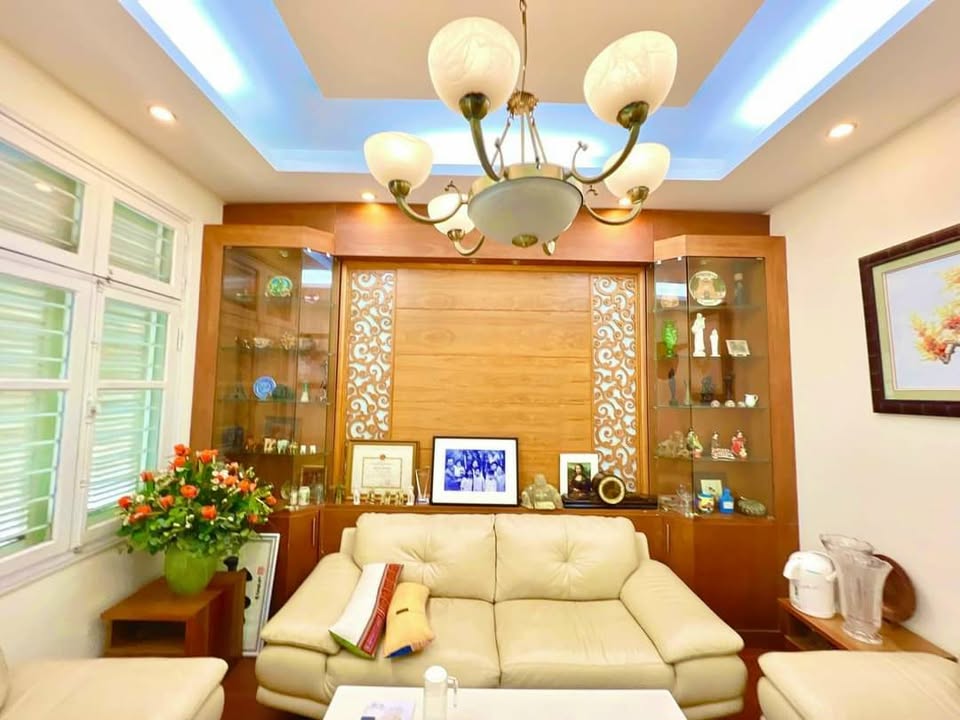 Nhà riêng Khúc Thừa Dụ, Cầu Giấy 58m² giá 14.8 tỷ - Lô góc thông thoáng!