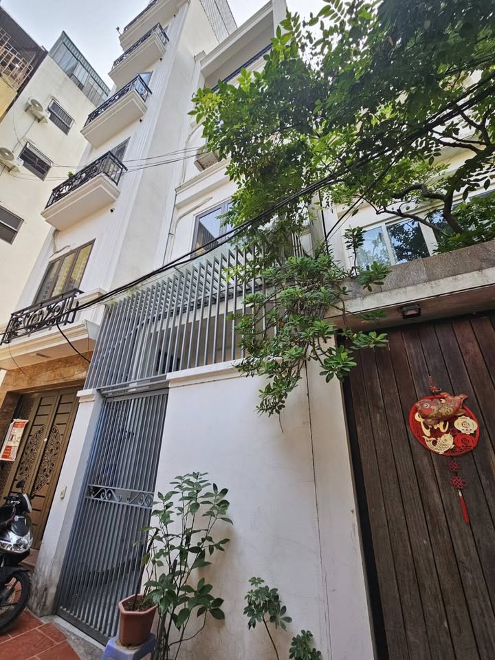 Bán nhà Xuân Đỉnh 50m² giá 12 tỷ - Thiết kế hiện đại, sẵn sàng vào ở!