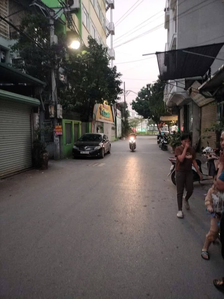 Nhà phố La Khê Hà Đông 65m² giá 1 tỷ - Nhà đẹp, sổ đỏ chính chủ!