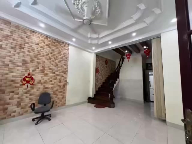 Nhà phố Hoàng Hoa Thám 39m² giá 8 tỷ - Sổ đỏ chính chủ, gần Hồ Tây!