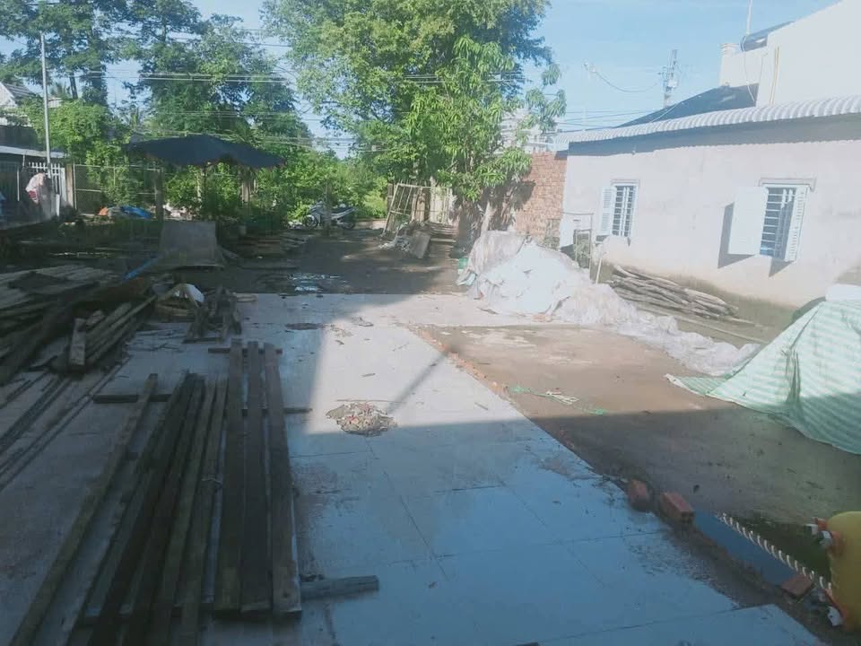 Đất thổ cư 300m² giá 2.1 tỷ - Chính chủ, gần bệnh viện Hạnh Phúc!