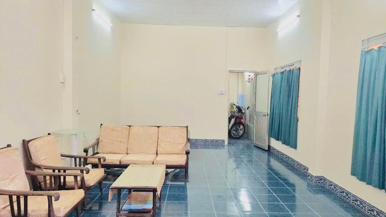 Nhà cho thuê tại Phạm Văn Hai, Tân Bình 60m² giá 14 triệu - Vị trí lý tưởng cho kinh doanh!