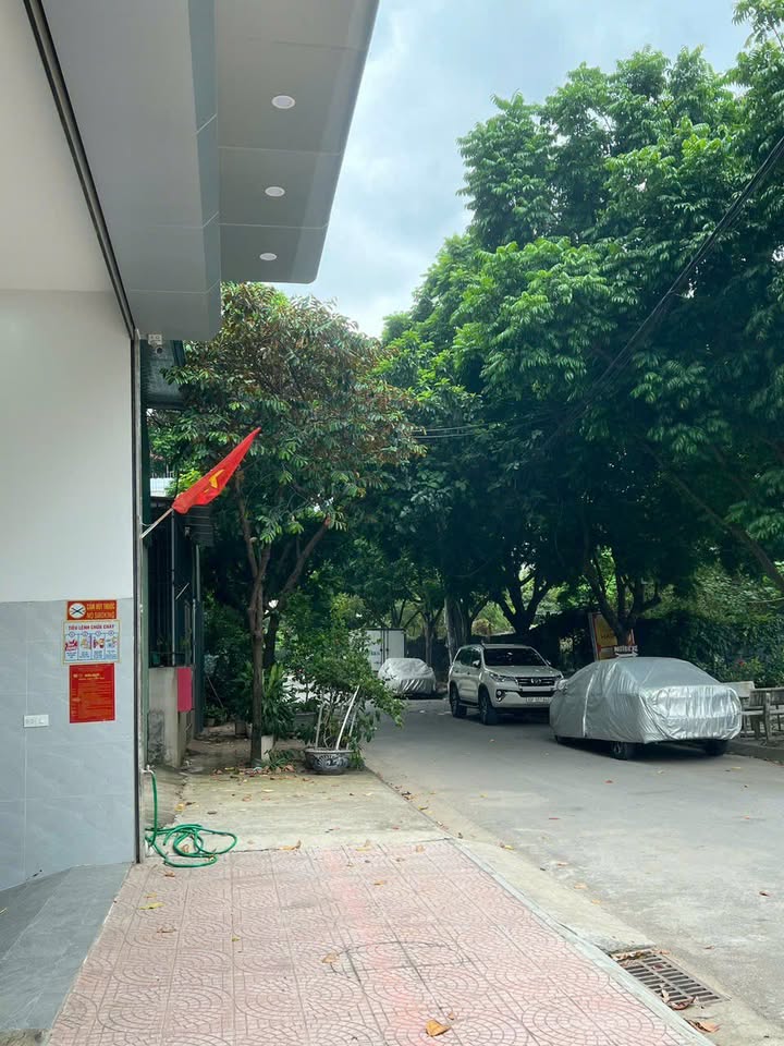 Cho thuê văn phòng mặt phố Đông Thắng, Bắc Từ Liêm 60m² - Thiết kế hiện đại, đầy đủ nội thất!