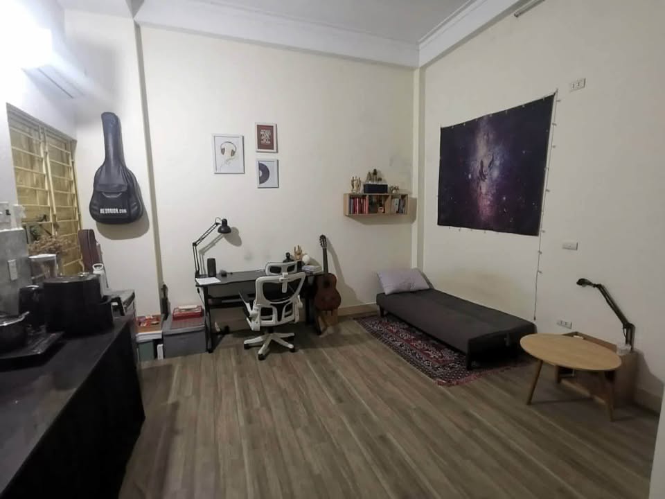 Nhà cho thuê phố Thạch Bàn, Long Biên 27m² - Ô tô đỗ cửa, gần chợ AEON Mall!