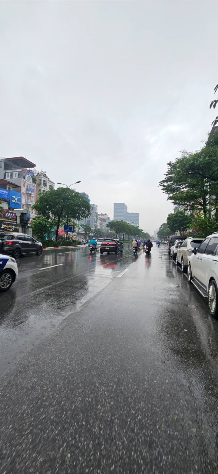 Mặt phố lô góc Xã Đàn - La Thành 45m² giá 18 tỷ - Kinh doanh sầm uất, gara ô tô vào nhà!