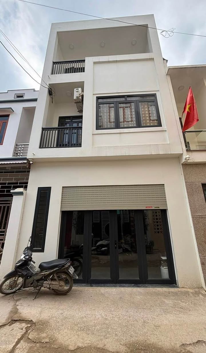 Nhà 3 tầng Ngõ 362 Ngô Quyền 62m² giá 2.45 tỷ - Có gara ô tô tiện lợi!