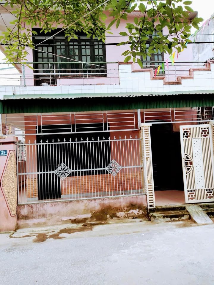 Nhà 2 tầng mặt đường Nguyễn Khánh Toàn, 189m² giá 8.5 tỷ - Chính chủ bán gấp!