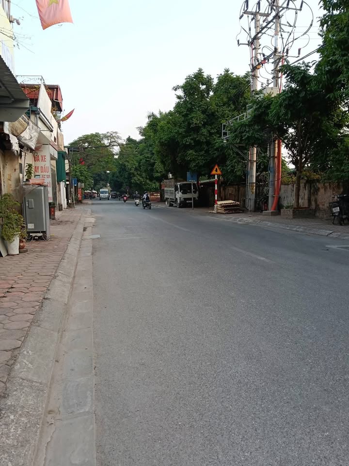 Nhà mặt đường Đình Xuyên, Phù Đổng 130m² giá thỏa thuận - Tiềm năng kinh doanh lớn!