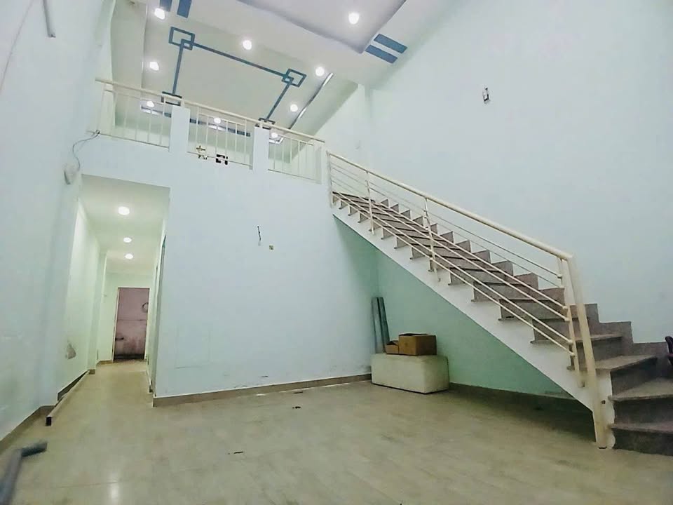 Nhà liền kề Phú Hữu Thủ Đức 76,5m² giá 3,5 tỷ - Cơ hội sở hữu ngay!