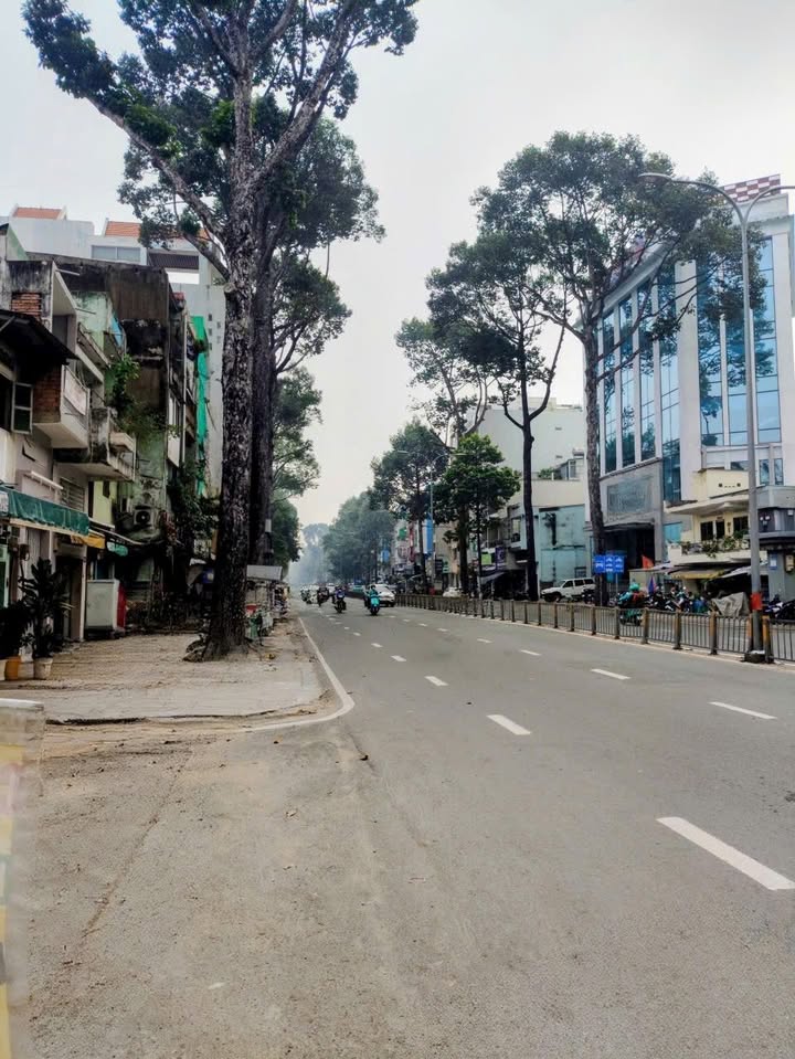 Nhà mặt tiền đường Ba Tháng Hai, Quận 11, 80m² giá 18 tỷ - Cơ hội đầu tư sinh lời!