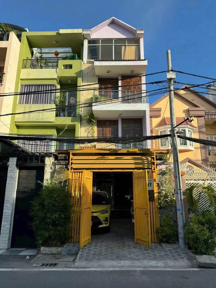 Bán nhà mặt tiền đường Nguyễn Văn Linh quận 7, diện tích 90m², giá 13.5 tỷ - Kinh doanh lý tưởng!