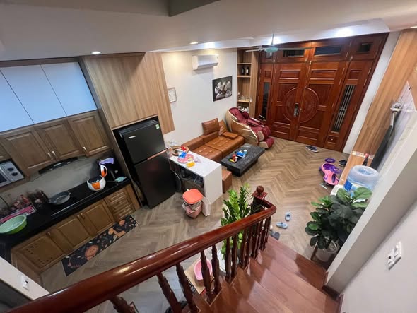 Nhà phố Kẻ Tạnh, Giang Biên 31m² giá 4 tỷ - Thiết kế hiện đại, đầy đủ tiện nghi!