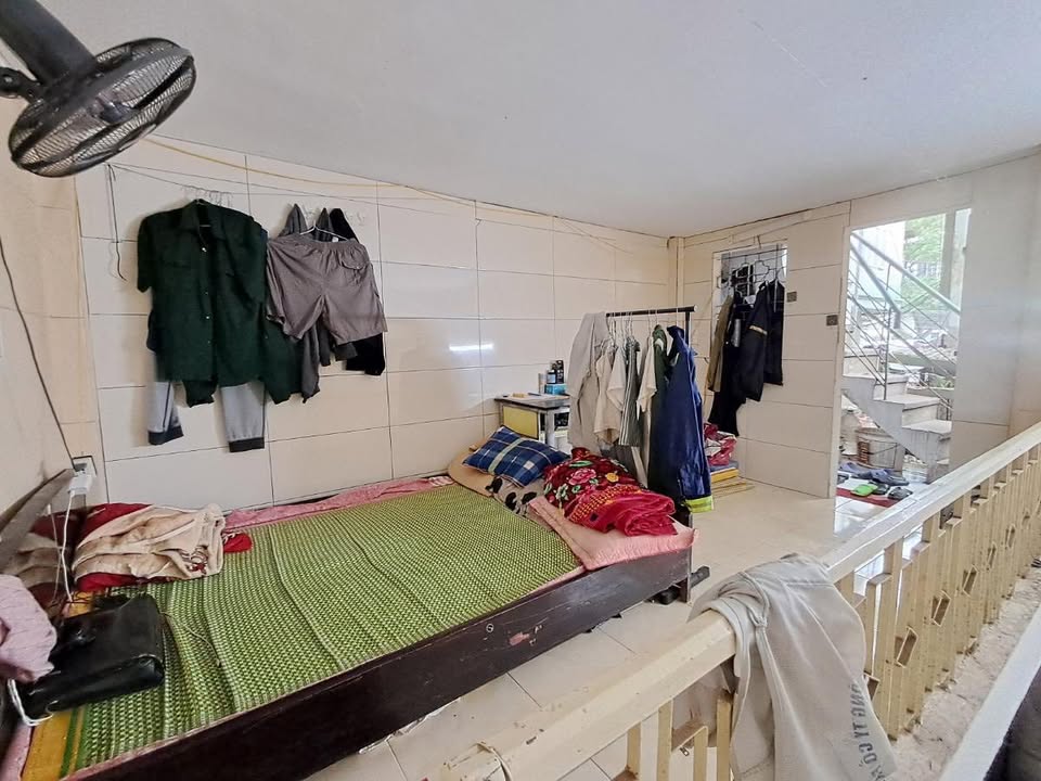 Nhà phố Cao Bá Quát, Ba Đình 25m² giá 5.7 tỷ - An ninh tuyệt đối, tiện ích đa dạng!