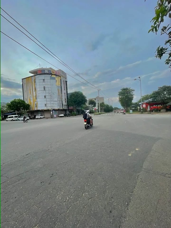 Đất Nam Trân 120m² giá 10.1 tỷ - Đầu tư sinh lời, có nhà kho cho thuê!