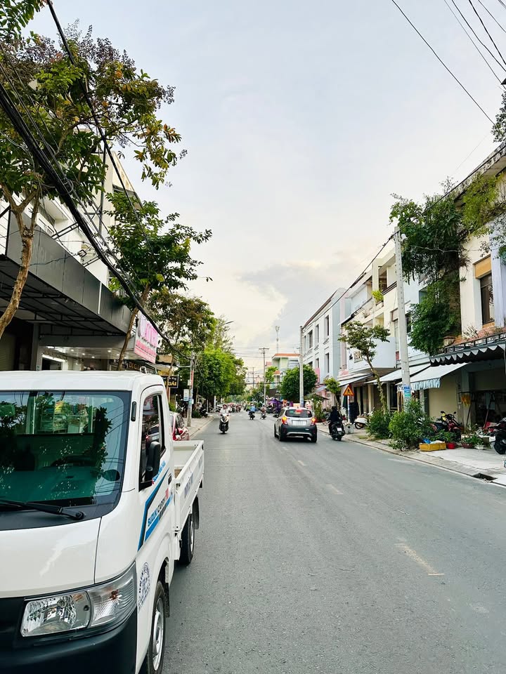 Nhà mặt tiền đường Phạm Hùng, Rạch Giá 60m² - Giá thuê chỉ 9 triệu/tháng!