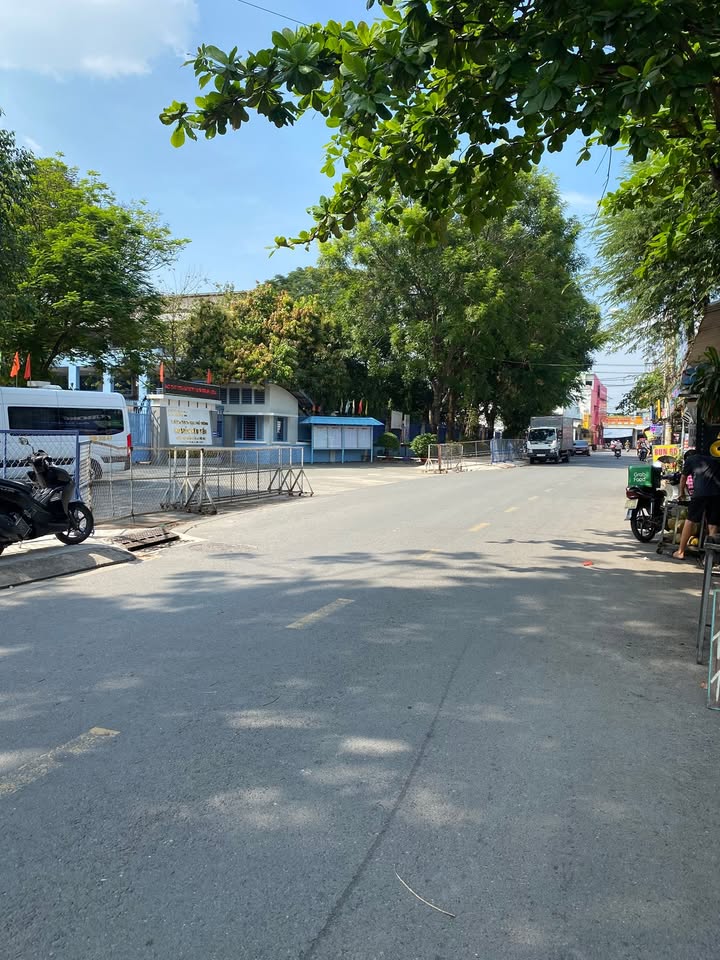 Nhà 3 Tầng Đường Đặng Thúc Vịnh, Hóc Môn 200m² giá 13 tỷ - Cơ hội đầu tư lý tưởng!