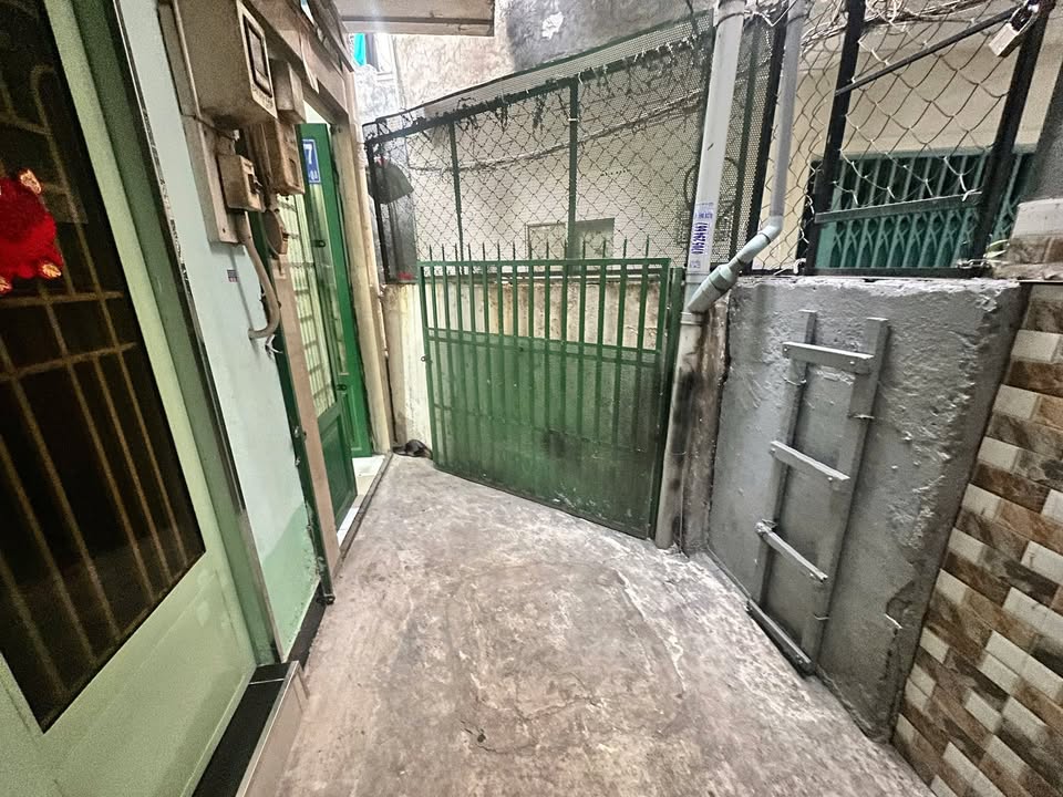 Nhà bán hẻm 2m đường Nguyễn Thị Tần, quận 8, 25m² giá chỉ 2.45 tỷ - Sổ hồng chính chủ!