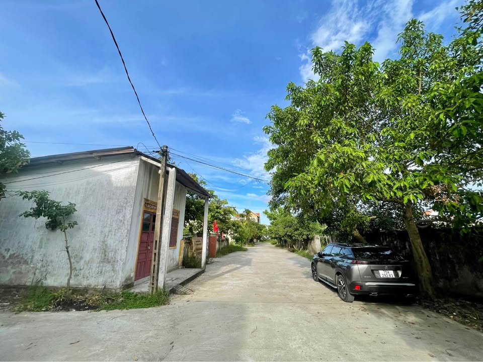 Đất nền Phú Thượng 121.5m² giá 2.6 tỷ - Vị trí đẹp, xây nhà ngay!