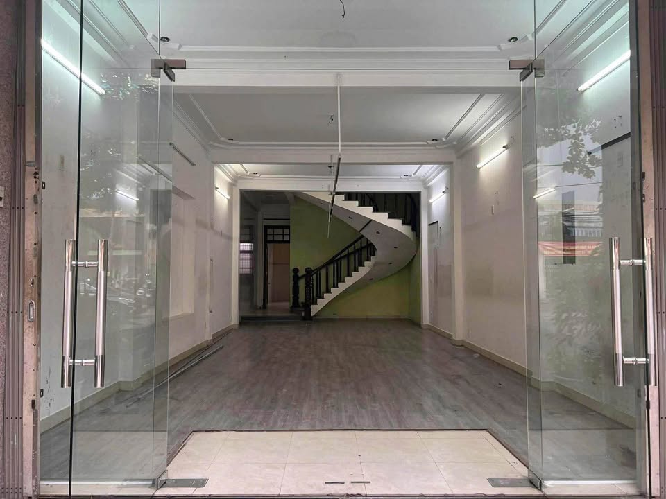 Nhà mặt tiền Nguyễn Hữu Dật, Hòa Cường 100m² - Phù hợp mở văn phòng, giá 16 triệu/tháng!