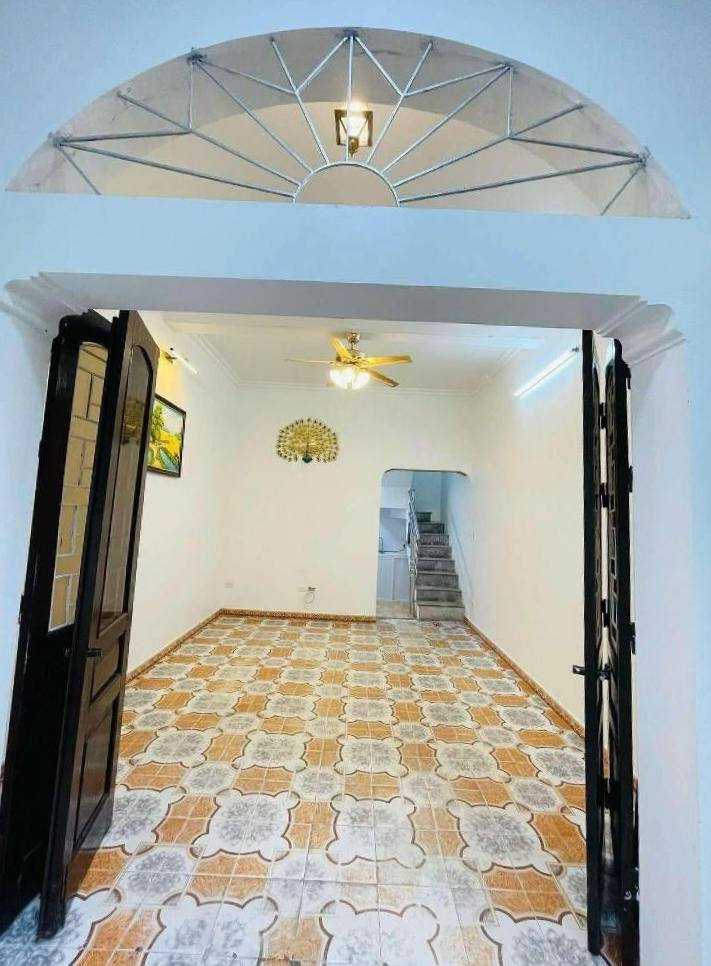 Nhà 4 tầng Kim Giang, 35m² giá 7.4 tỷ - Sẵn sàng sang tên chính chủ!