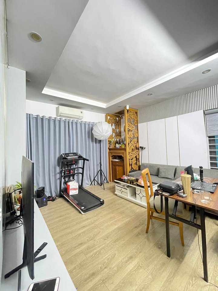 Nhà phố Xuân La - Tây Hồ 30m² giá 8 tỷ - Chính chủ, nội thất đầy đủ!