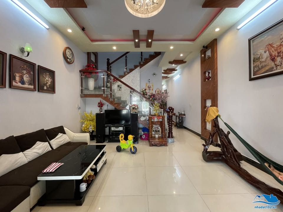 Nhà phố 1 trệt 1 lầu đường Nam Kỳ Khởi Nghĩa 100m² giá 4 tỷ - Kinh doanh thuận lợi!