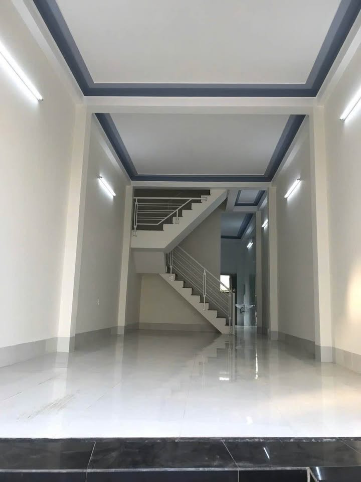 Nhà 2 tầng đường Lý Thái Tổ, Long Xuyên, 64m² - Kiên cố, giá tốt thỏa thuận!