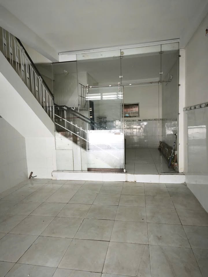 Nhà 2 tầng đường Nguyễn Thái Bình, Tân Bình 45m² giá 18.5 triệu - Khu an ninh, dễ ở!