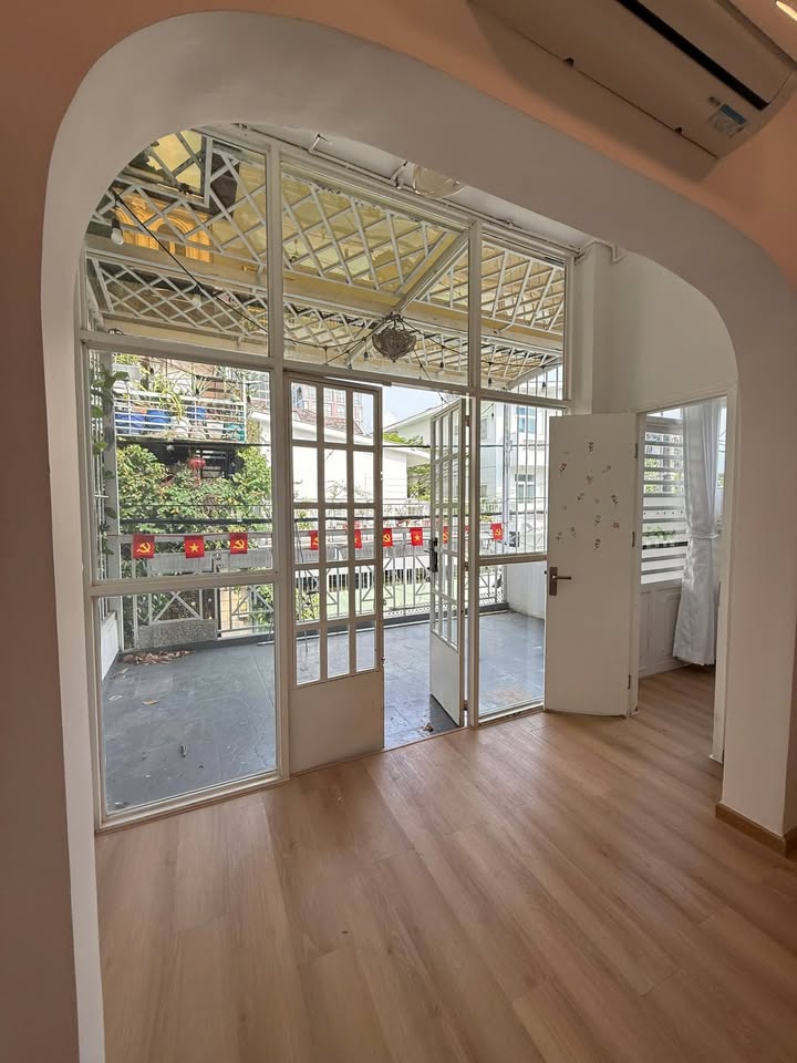 Cho thuê lầu 1 đường 43 Thảo Điền, quận 2 - Ban công lớn, riêng tư chỉ 14 triệu!